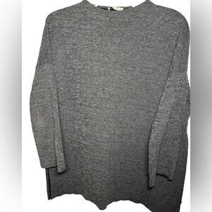 Zara size small oversized with slit on sides. Great condition. Warm long sleeve.